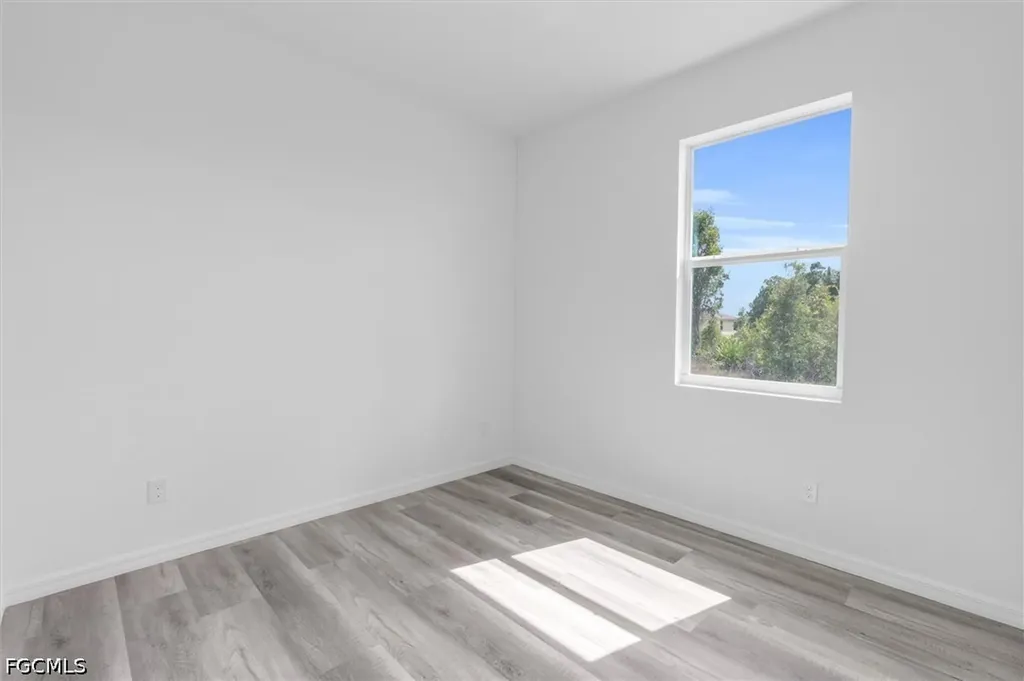 422 NE 20th Terrace Cape Coral FL 33909