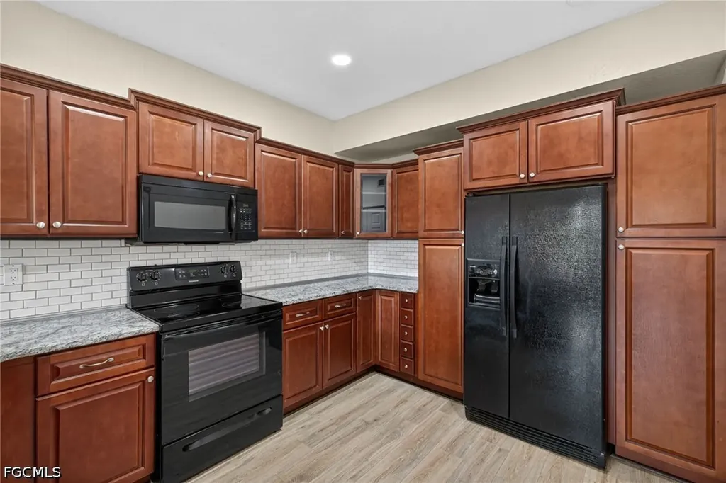 6361 Aragon Way Fort Myers FL 33966