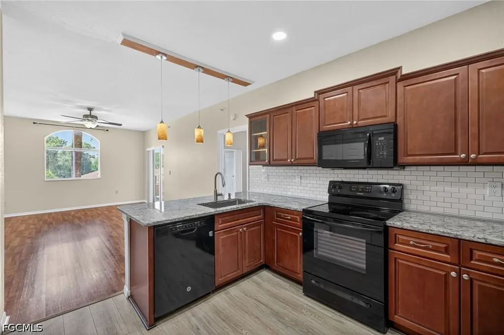 6361 Aragon Way Fort Myers FL 33966