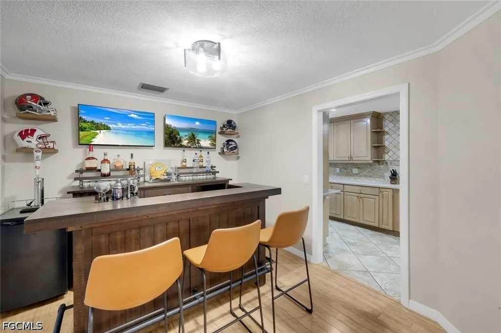 4548 SE 11th Place Cape Coral FL 33904