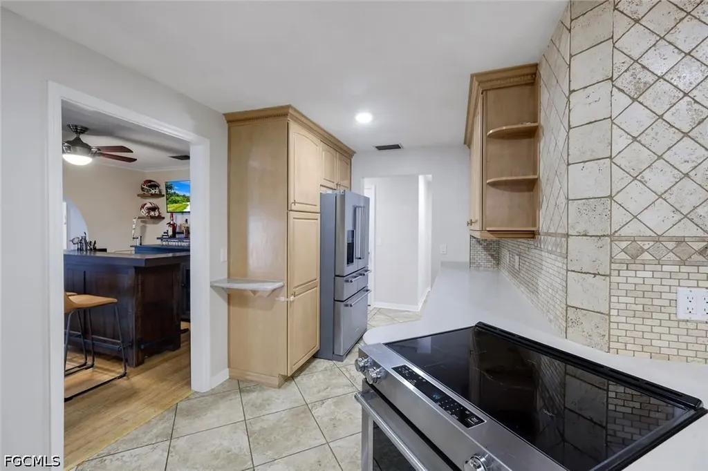 4548 SE 11th Place Cape Coral FL 33904