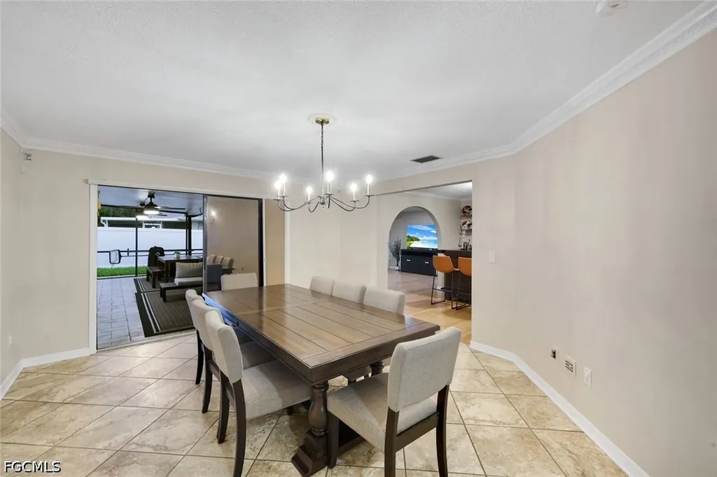 4548 SE 11th Place Cape Coral FL 33904