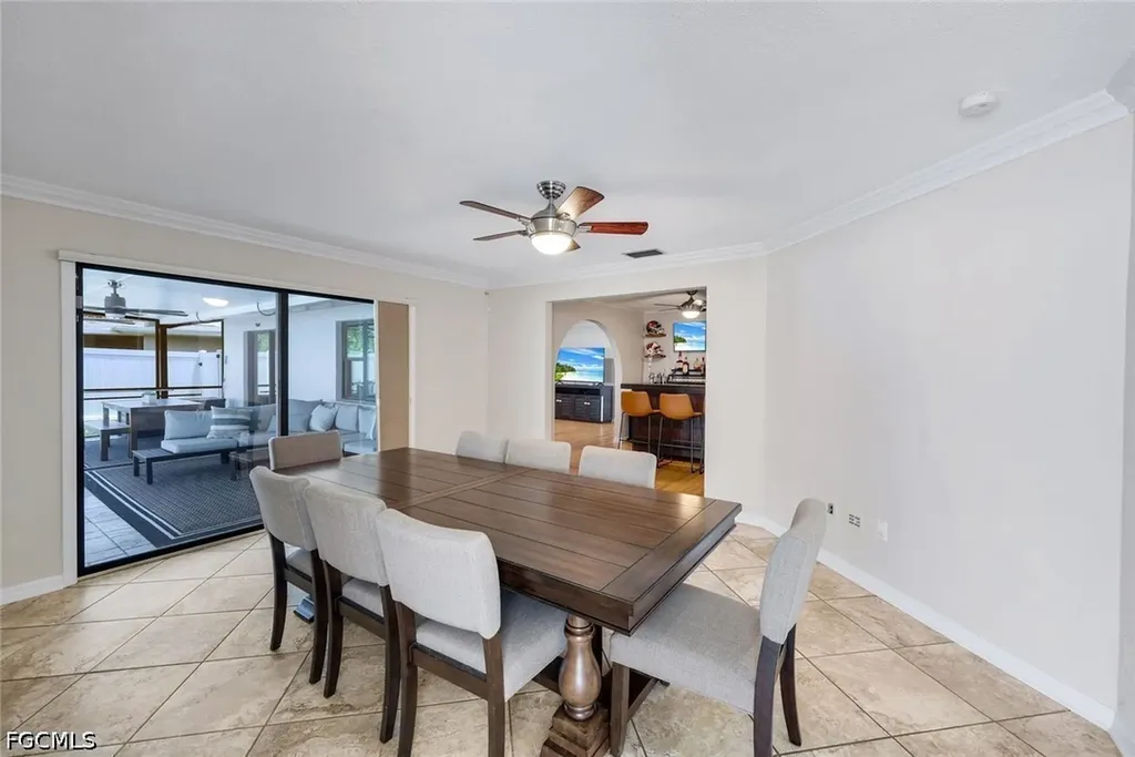 4548 SE 11th Place Cape Coral FL 33904