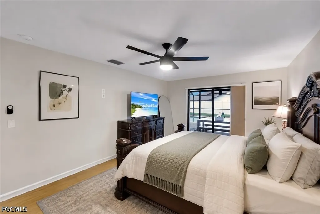 4548 SE 11th Place Cape Coral FL 33904