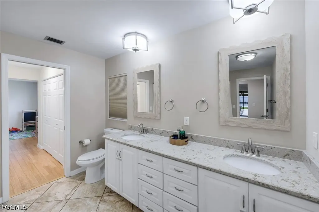 4548 SE 11th Place Cape Coral FL 33904