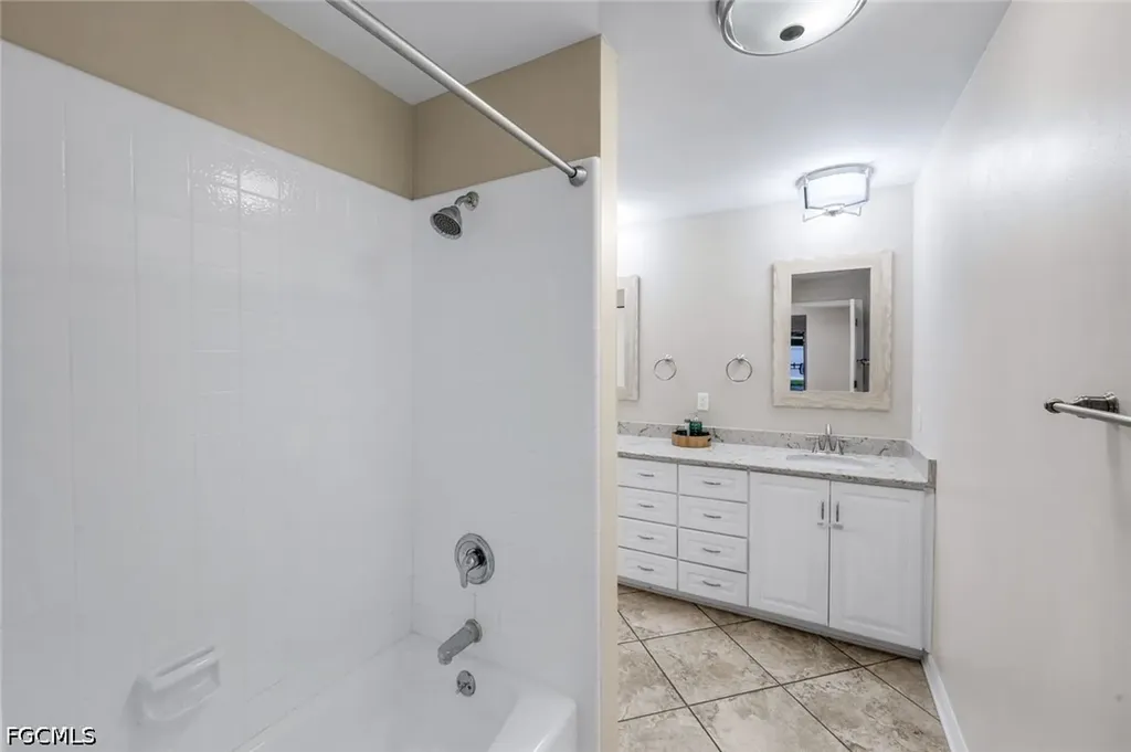 4548 SE 11th Place Cape Coral FL 33904