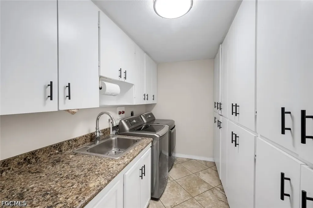 4548 SE 11th Place Cape Coral FL 33904