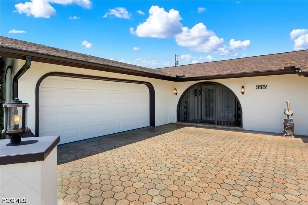 4548 SE 11th Place Cape Coral FL 33904