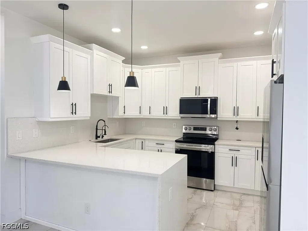 2801 SW 3rd Street Cape Coral FL 33991