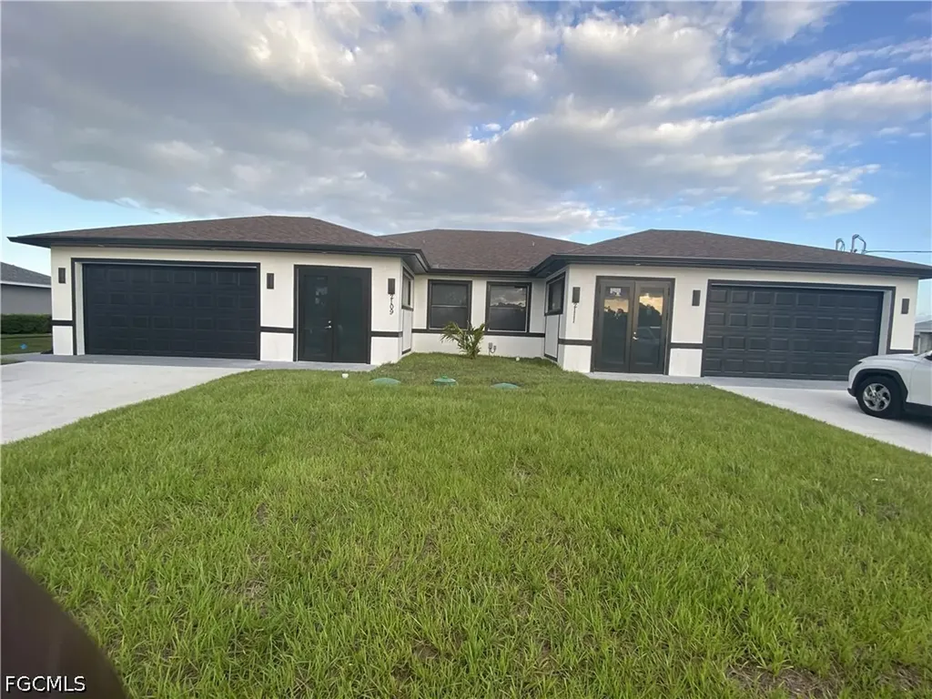 2109-2111 Fairway Drive Lehigh Acres FL 33973