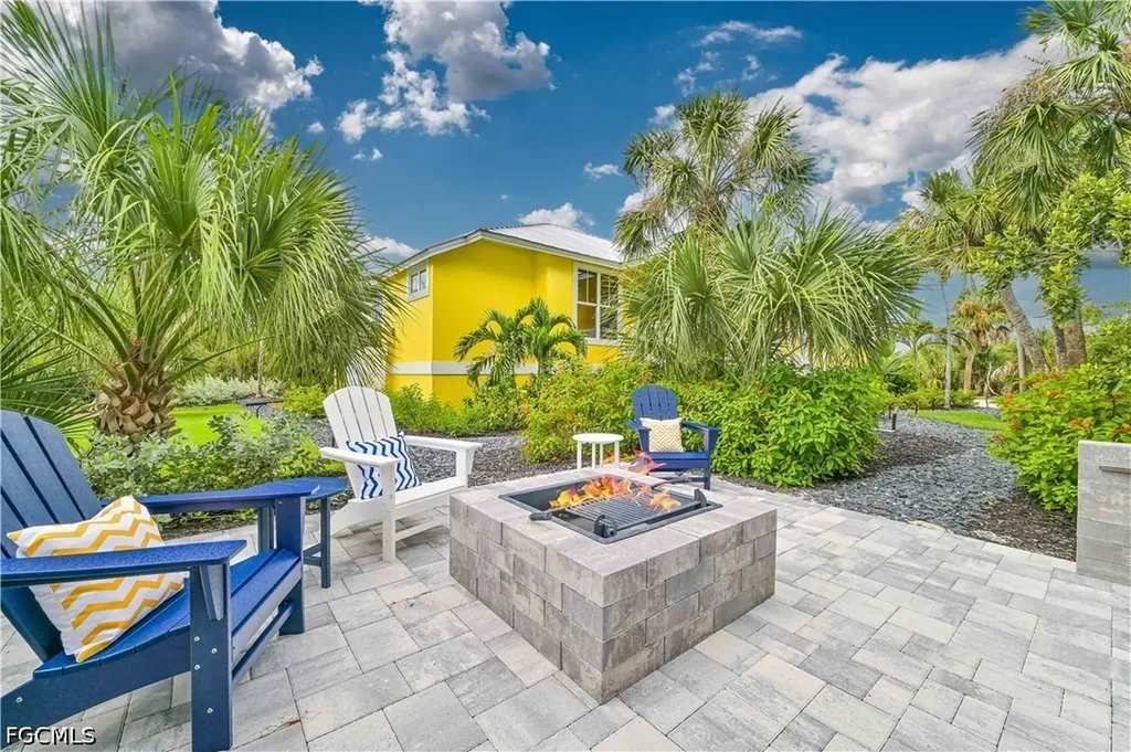 335 Cowry Court Sanibel FL 33957