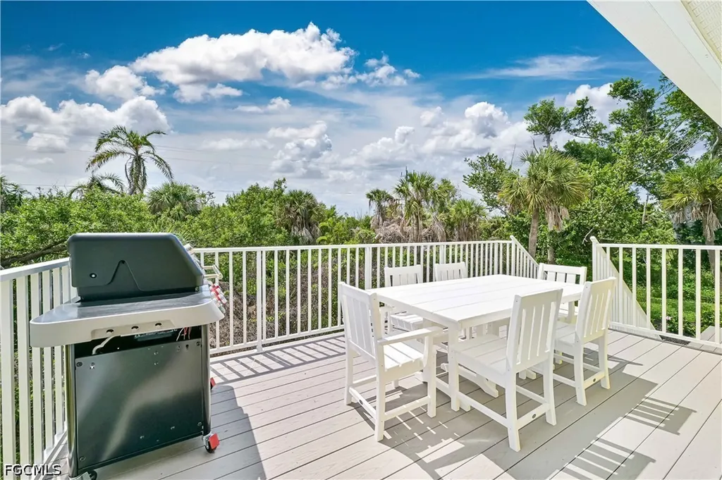 335 Cowry Court Sanibel FL 33957