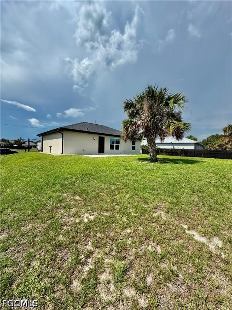 2075 Detroit Drive Labelle FL 33935