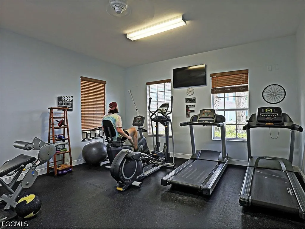 3647 Pine Oak Circle Fort Myers FL 33916