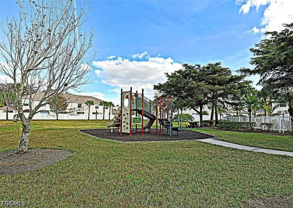 3647 Pine Oak Circle Fort Myers FL 33916