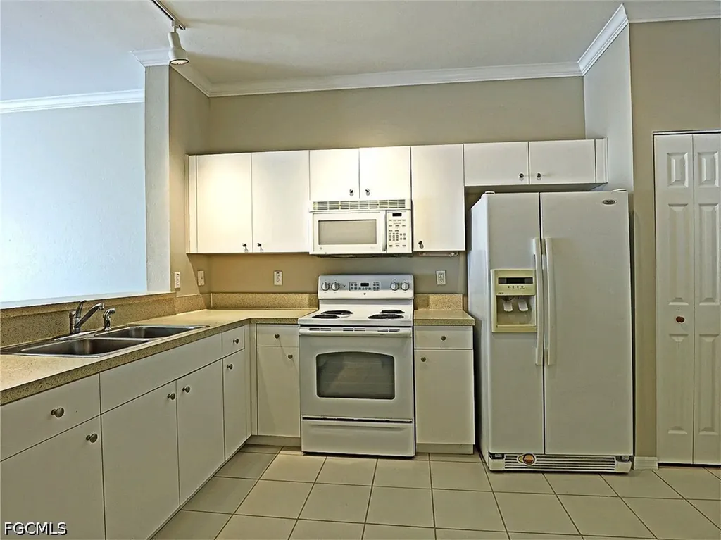 3647 Pine Oak Circle Fort Myers FL 33916