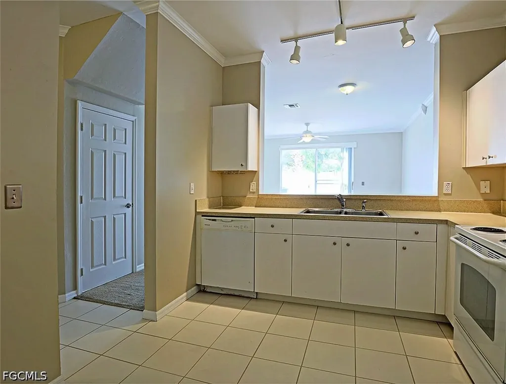 3647 Pine Oak Circle Fort Myers FL 33916