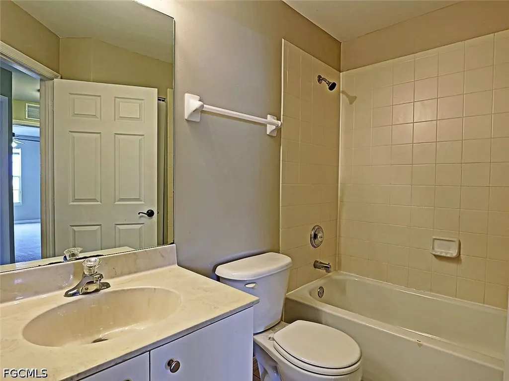 3647 Pine Oak Circle Fort Myers FL 33916