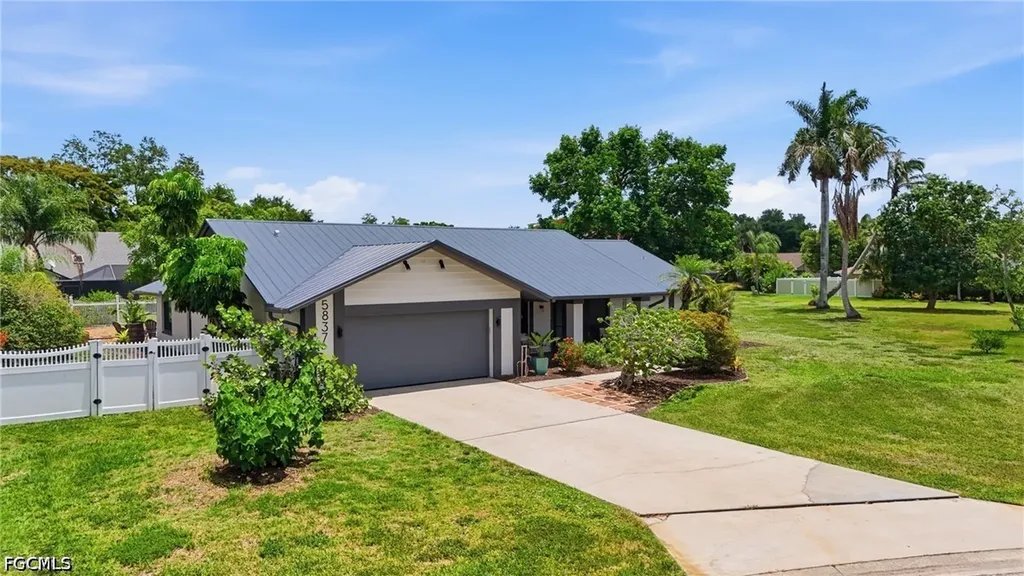5837 Tallowood Circle Fort Myers FL 33919