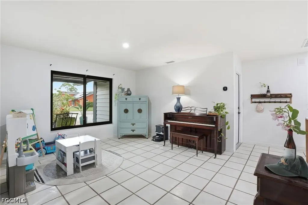 5837 Tallowood Circle Fort Myers FL 33919