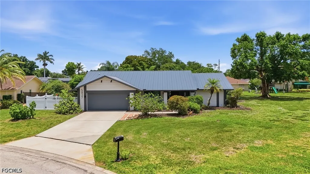 5837 Tallowood Circle Fort Myers FL 33919
