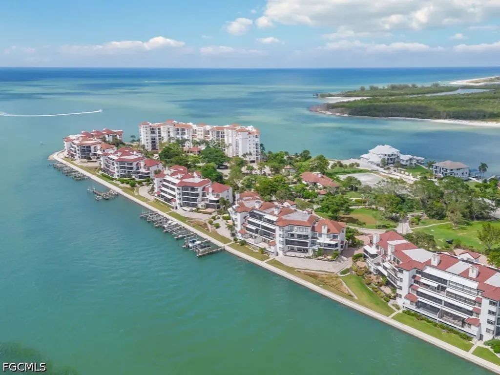Naples FL, 232 La Peninsula Boulevard, Unit 232