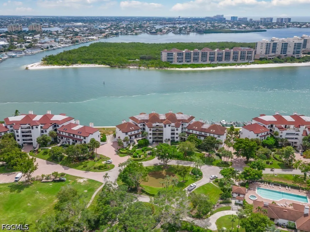 232 La Peninsula Boulevard Naples FL 34113