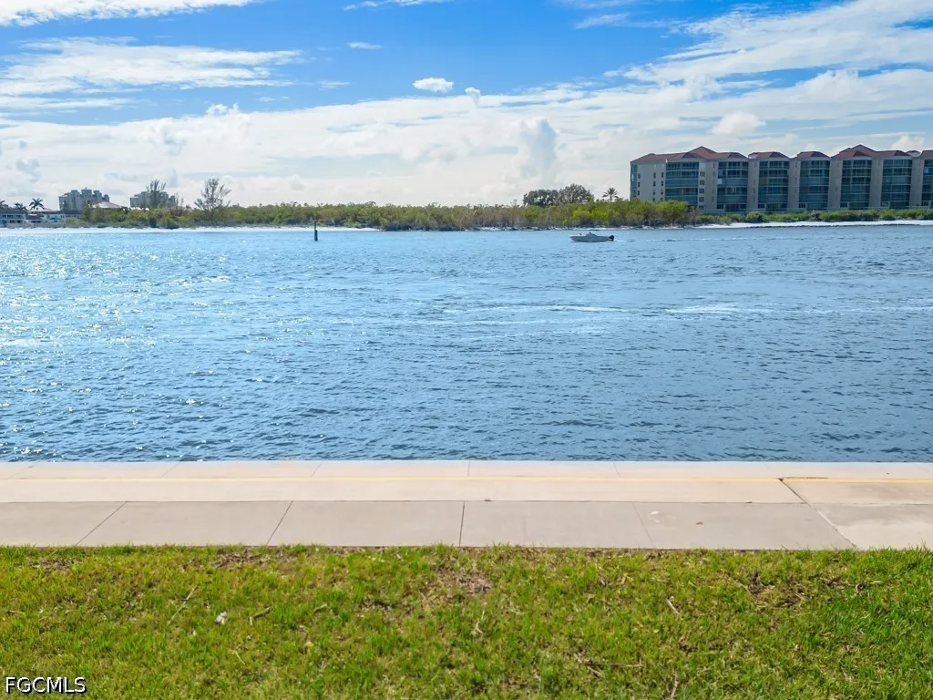 232 La Peninsula Boulevard Naples FL 34113