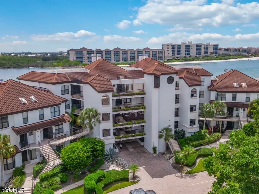 232 La Peninsula Boulevard Naples FL 34113