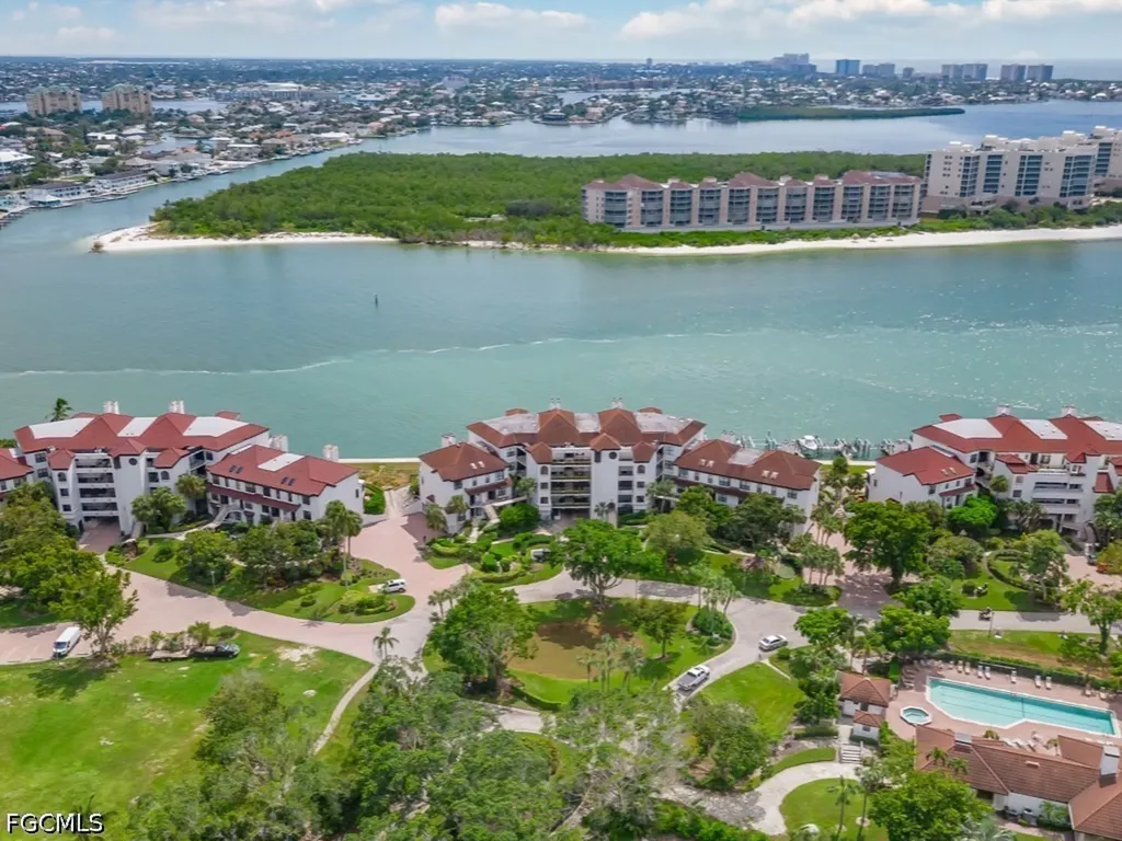 232 La Peninsula Boulevard Naples FL 34113