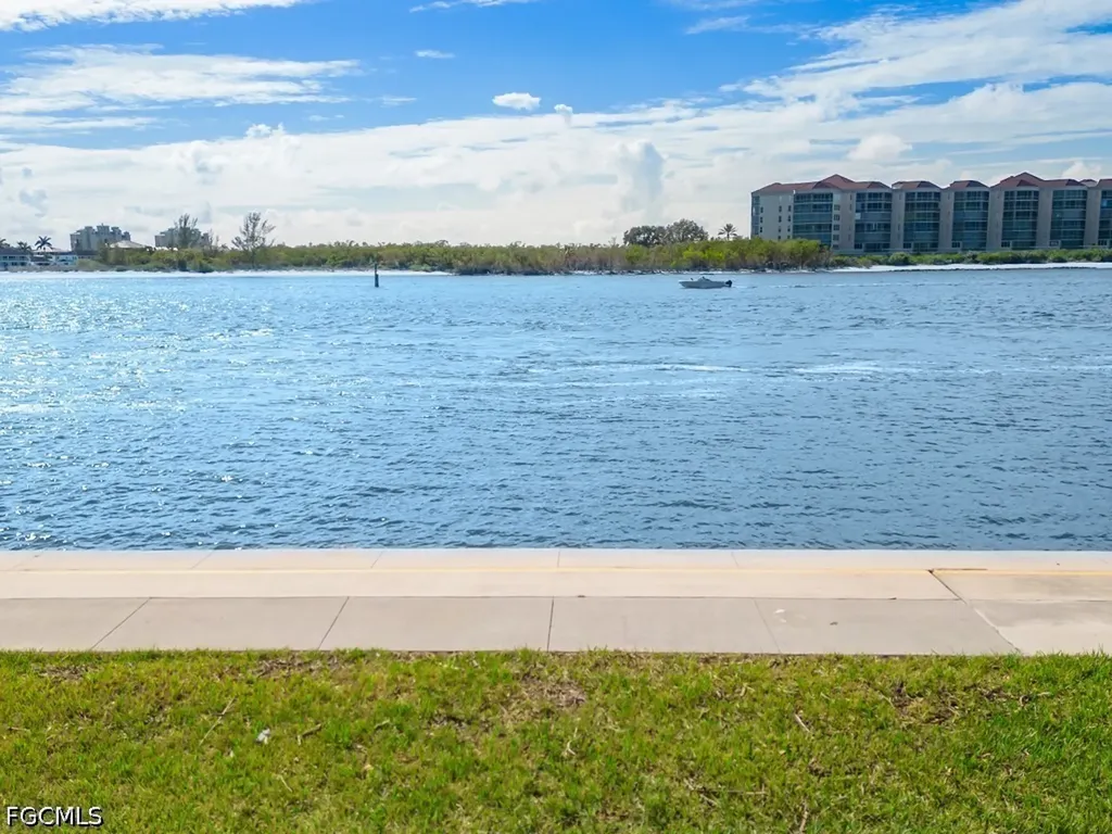 232 La Peninsula Boulevard Naples FL 34113
