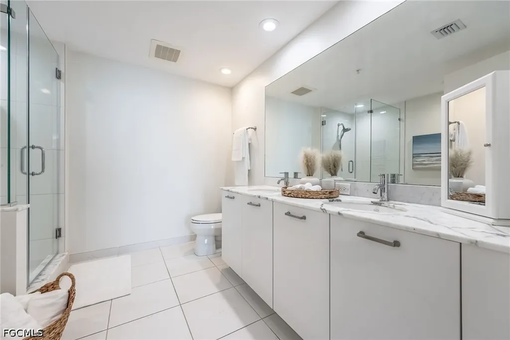 3000 Oasis Grand Boulevard Fort Myers FL 33916