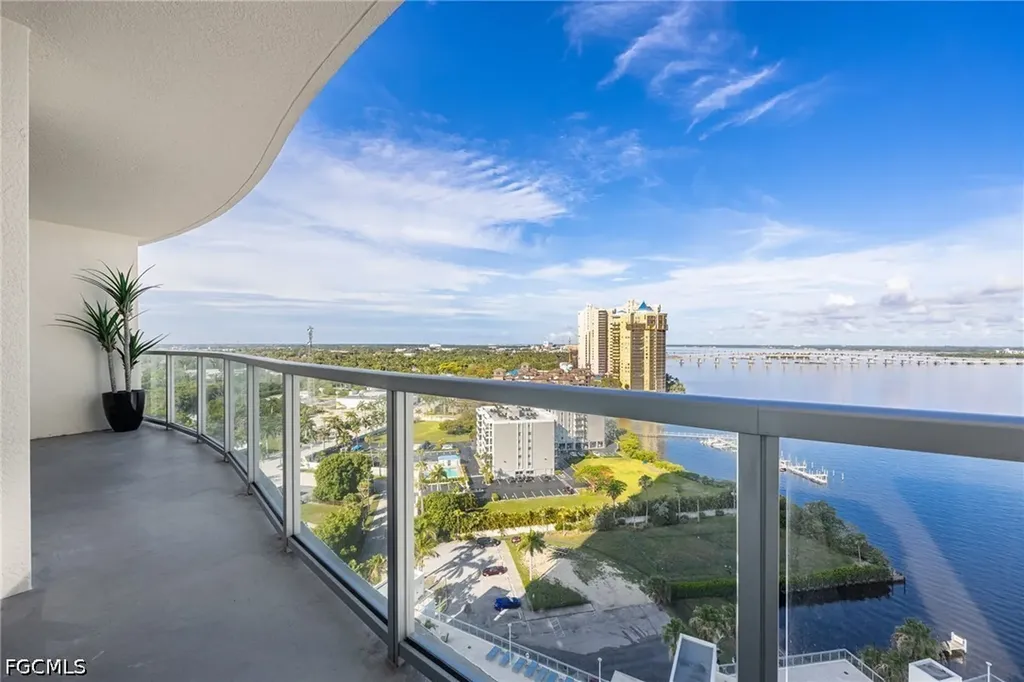 3000 Oasis Grand Boulevard Fort Myers FL 33916