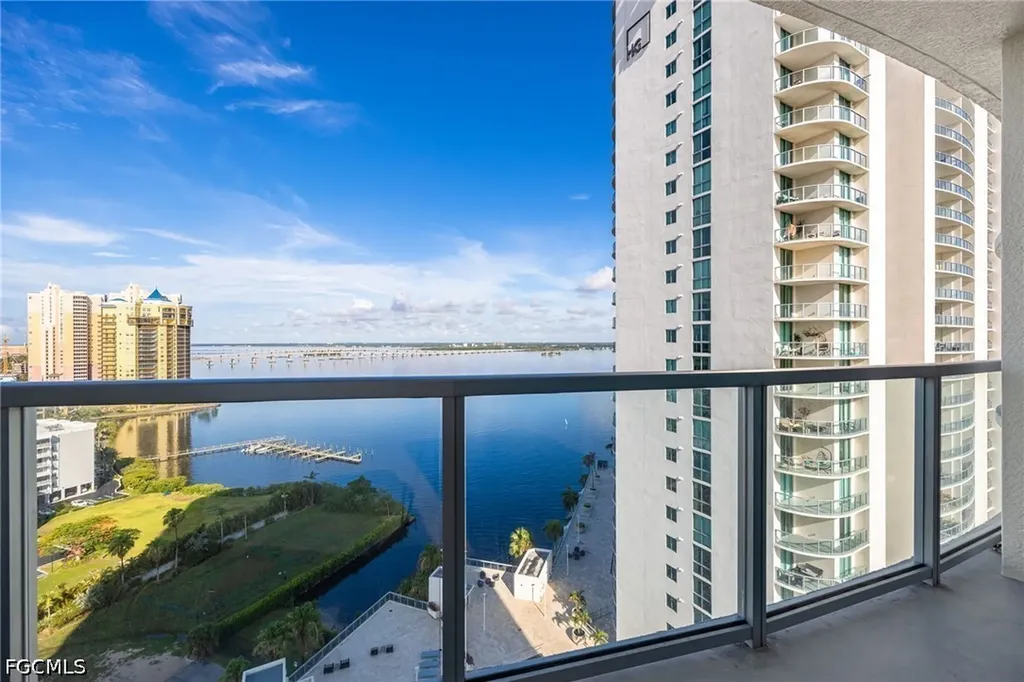 3000 Oasis Grand Boulevard Fort Myers FL 33916