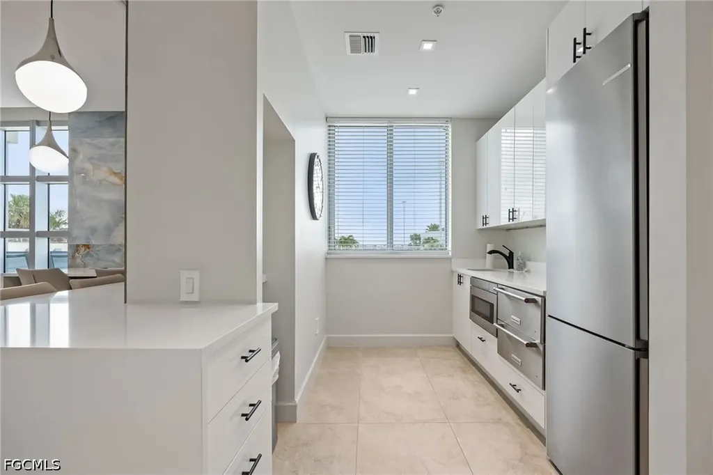 3000 Oasis Grand Boulevard Fort Myers FL 33916