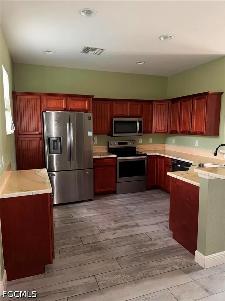 1154 Damen Street E Lehigh Acres FL 33974