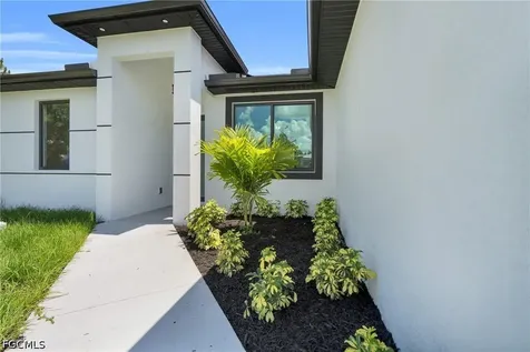 3511 27TH Street SW Lehigh Acres FL 33976