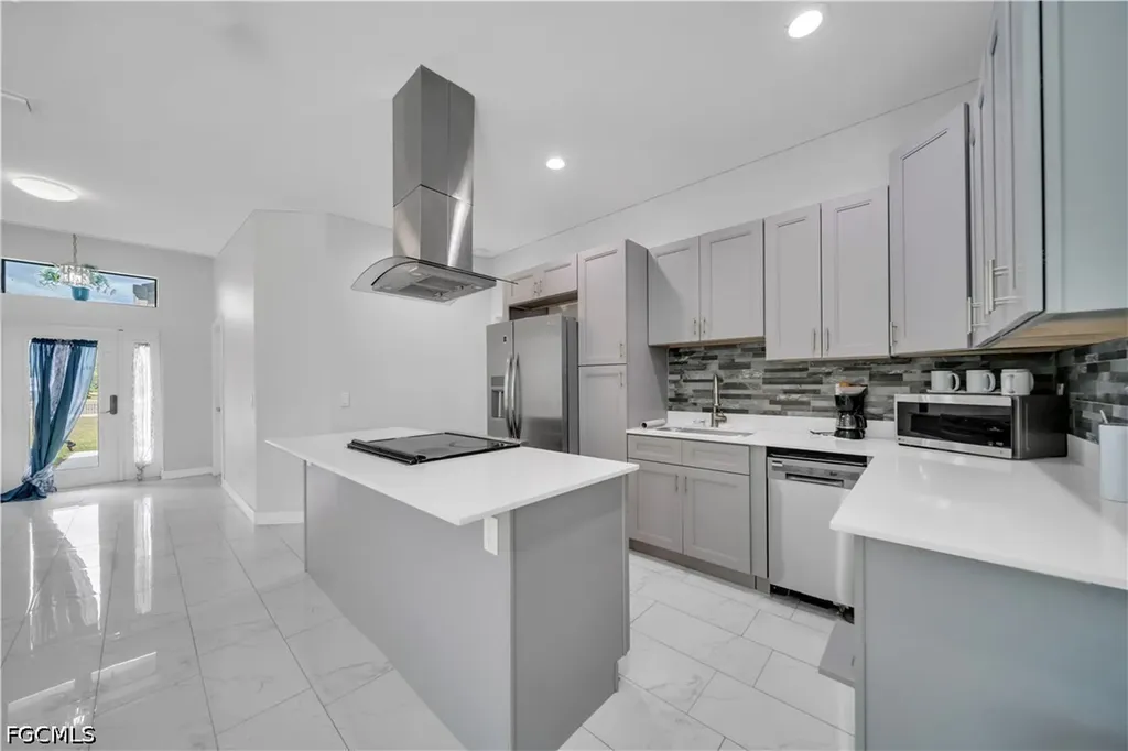 2021 Hines Avenue Alva FL 33920
