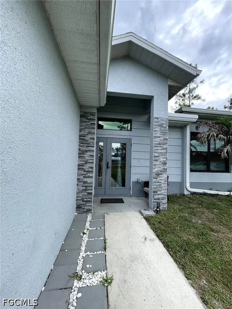 2021 Hines Avenue Alva FL 33920