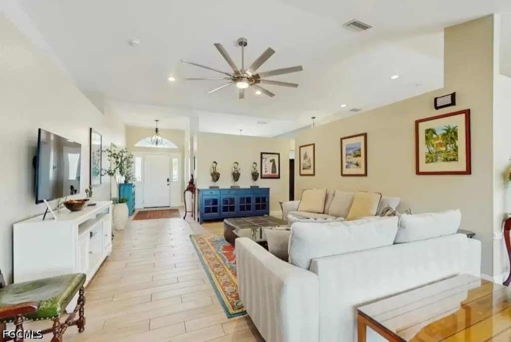 3729 Agualinda Boulevard Cape Coral FL 33914