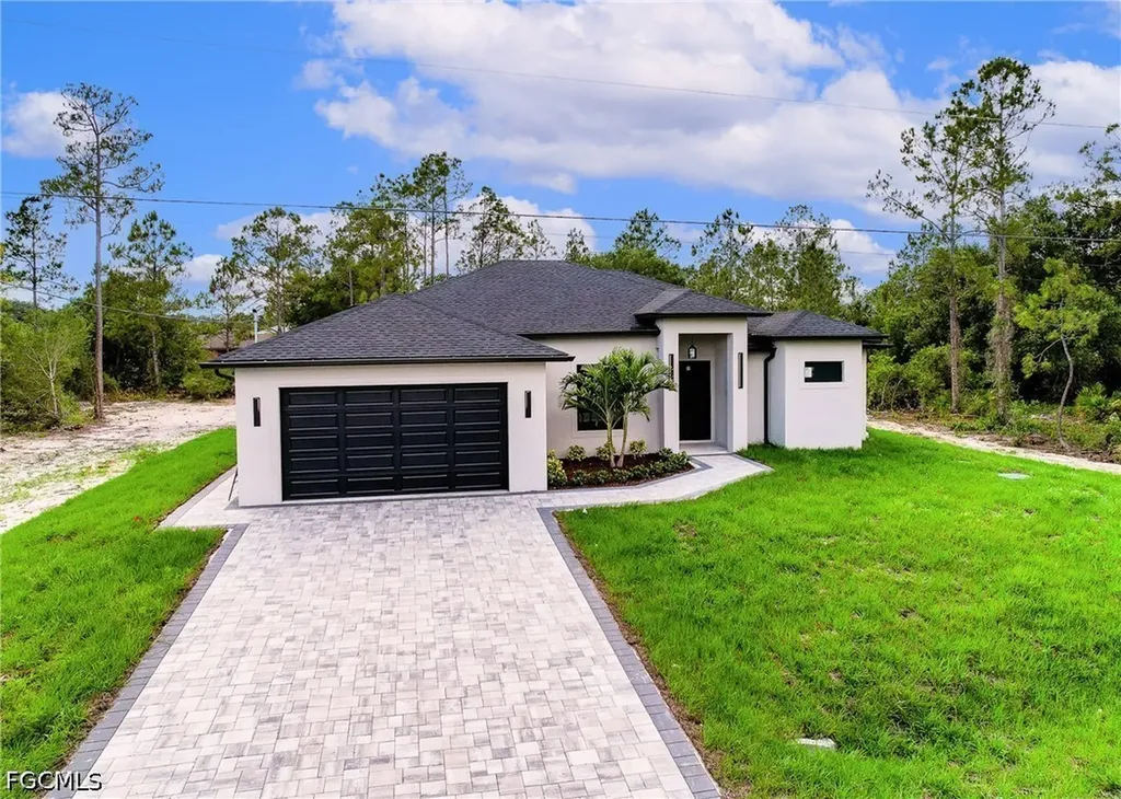 915 Lincoln Avenue Lehigh Acres FL 33972