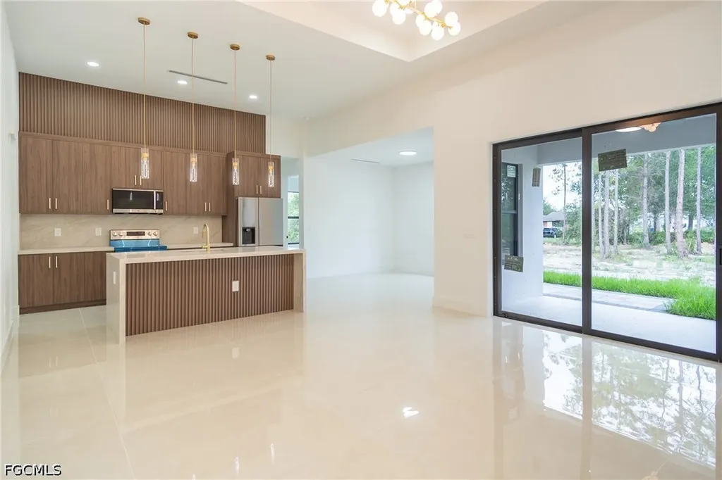 915 Lincoln Avenue Lehigh Acres FL 33972