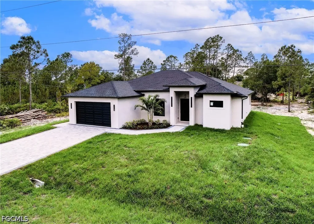 915 Lincoln Avenue Lehigh Acres FL 33972