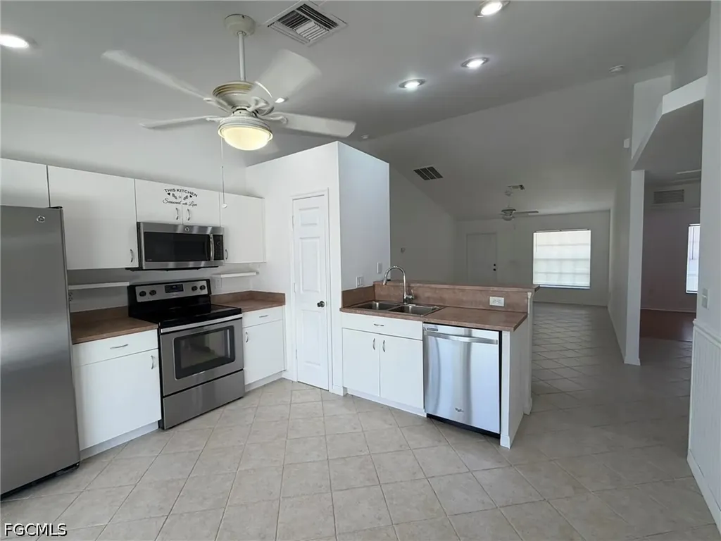 1424 NE 13th Place Cape Coral FL 33909
