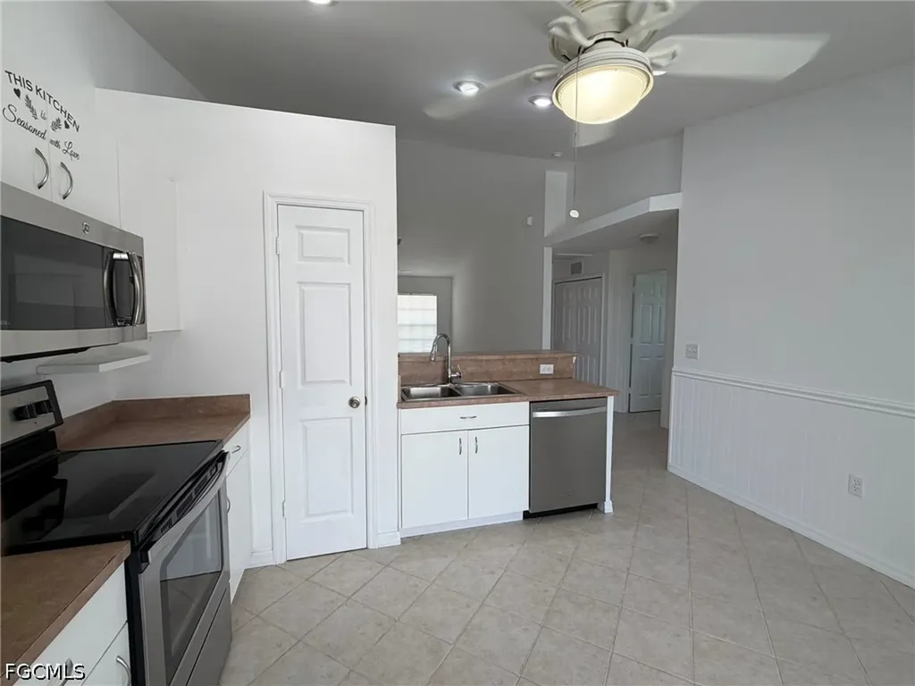 1424 NE 13th Place Cape Coral FL 33909