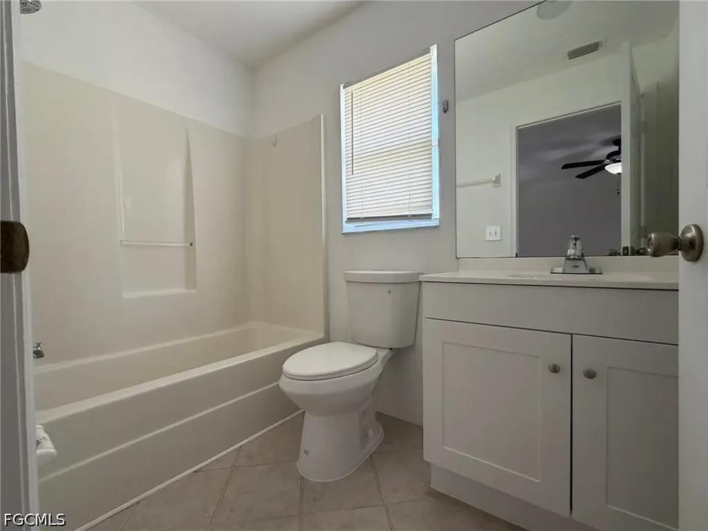 1424 NE 13th Place Cape Coral FL 33909