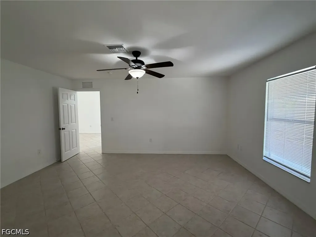 1424 NE 13th Place Cape Coral FL 33909