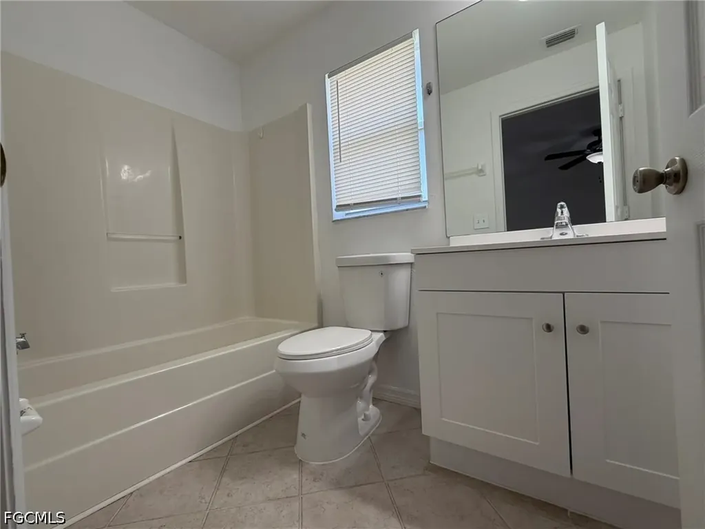 1424 NE 13th Place Cape Coral FL 33909