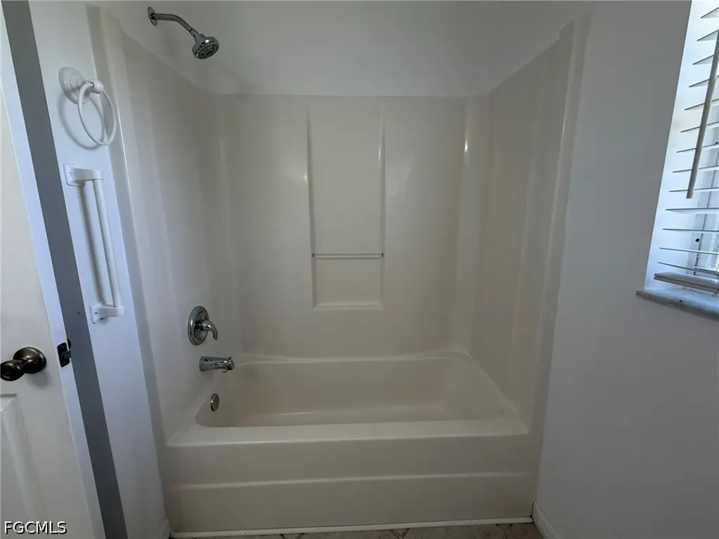 1424 NE 13th Place Cape Coral FL 33909