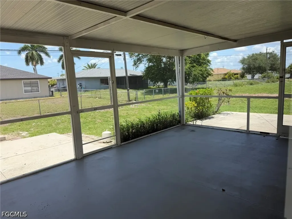 1424 NE 13th Place Cape Coral FL 33909